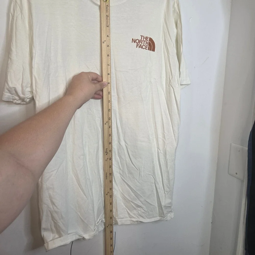 The North Face Mens XL Cream Graphic T-Shirt Desert Landscape Logo Tee Short Slv
